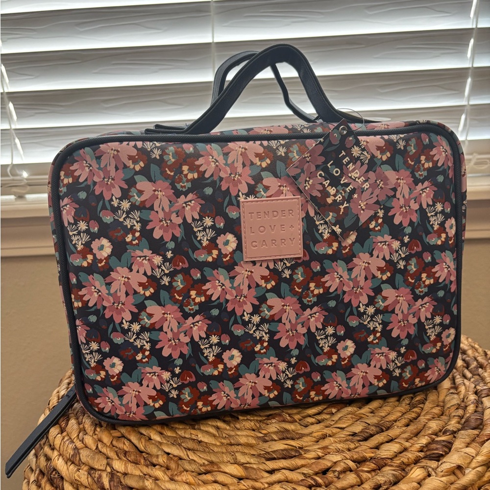 NWT Tender Love + Carry Toiletry Cosmetic Makeup Weekender Bag with Hanger